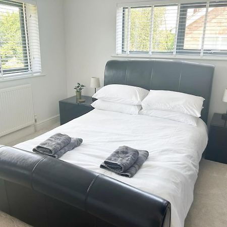 Villa Luxe 5 Bed House In Guildford. Morden Amenities Normandy Exterior foto